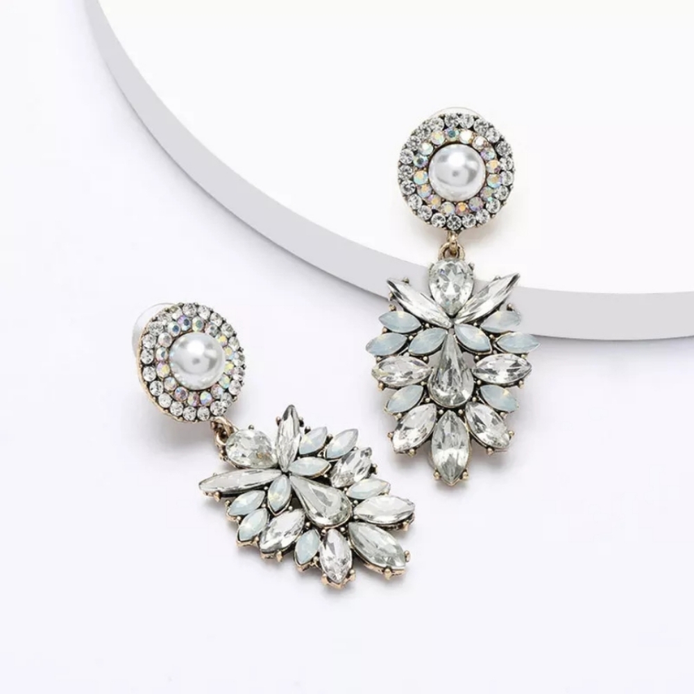 💗IN STOCK 💗Faux Pearl Crystal Statement Earrings - Picture 1 of 3